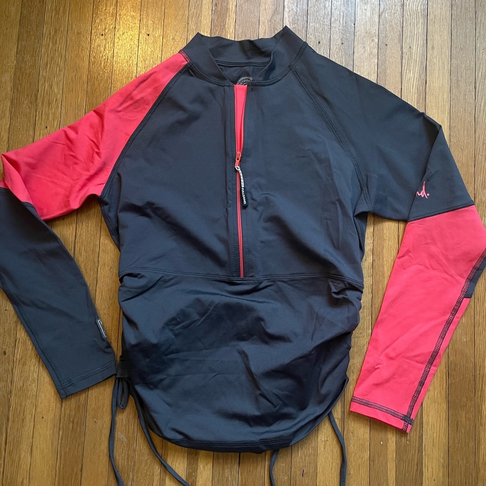Fullsand UPF 50 rash guard shirt . Medium